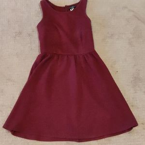 Reynah burgundy dress sz S